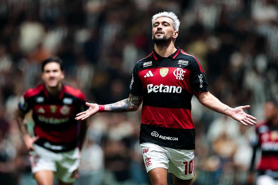 Arrascaeta fez o terceiro gol do Flamengo