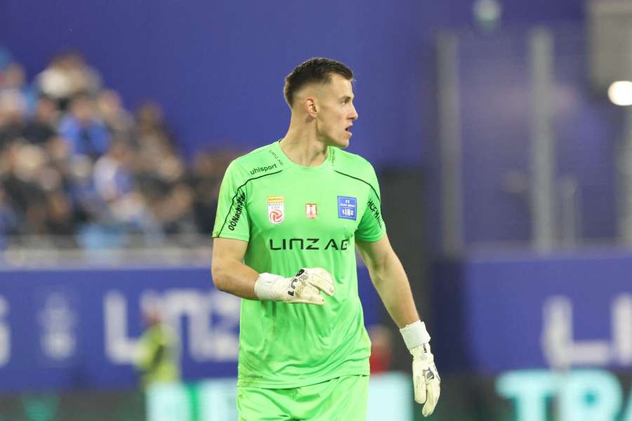 Millwall moving for Man Utd keeper Vitek