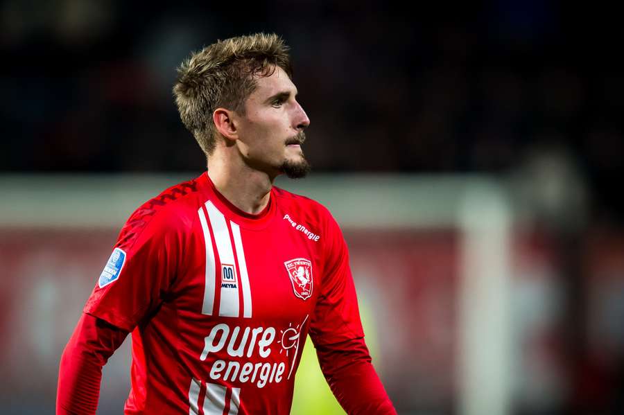 Mihal Sadilek van FC Twente staat voor terugkeer na blessure