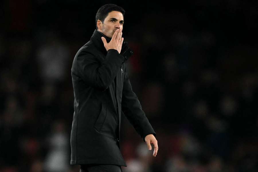 Arteta, sobre el terreno de juego.