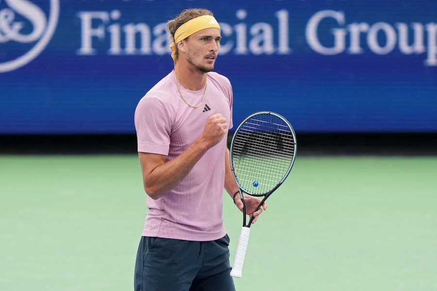 Alexander Zverev hat die erste Hürde beim ATP Masters in Cincinnati genommen.