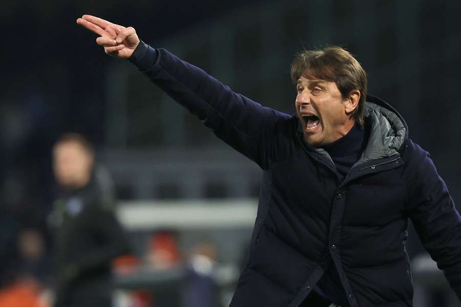 Ex-Fiorentina keeper Viviano: I don't like anything about Conte