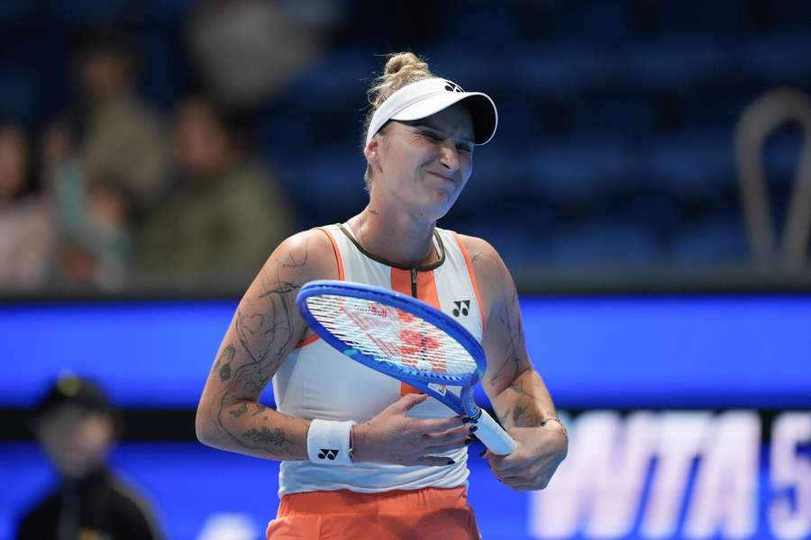 Vondroušová po dalším zranění ukončila sezonu. Vondroušová po dalším zranění ukončila sezonu.
