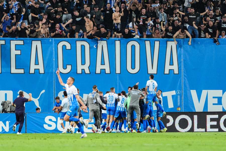 Universitatea Craiova a scăpat ieftin după coregrafia anti-UEFA a fanilor olteni