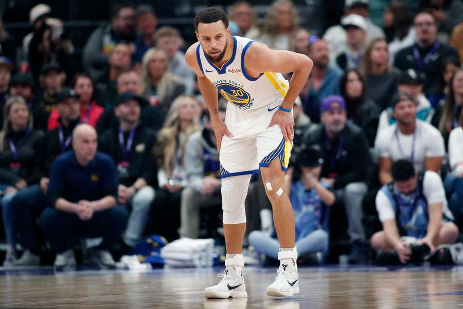 Curry vai ser ausência