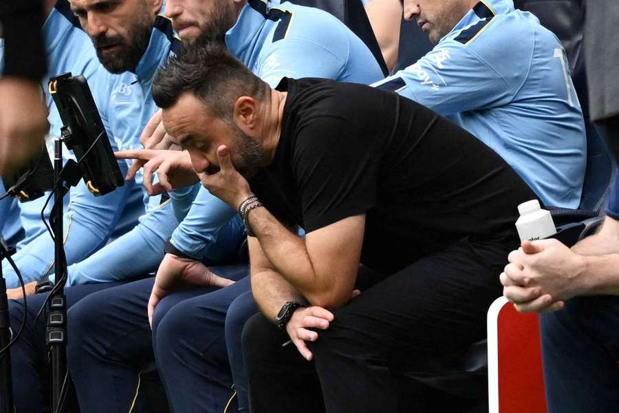 Roberto De Zerbi shares fan frustration as Tottenham booed off after Villa defeat Roberto De Zerbi shares fan frustration as Tottenham booed off after Villa defeat