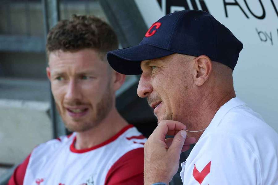 Kölns neuer Cheftrainer Gerhard Struber (r.).