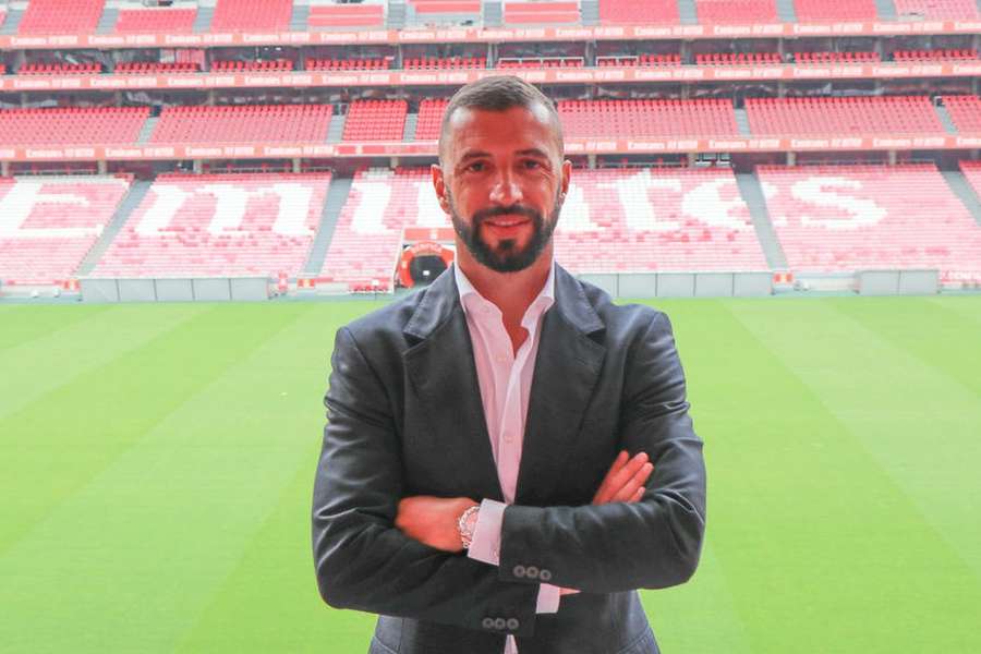 Simão Sabrosa perspetivou eliminatória contra o Barcelona