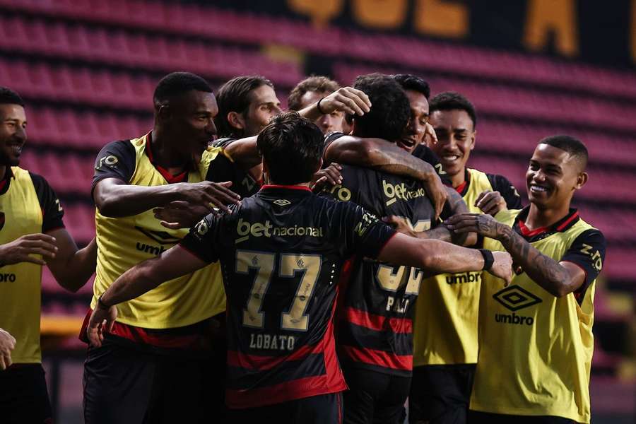Sport festeja triunfo sobre o Decisão