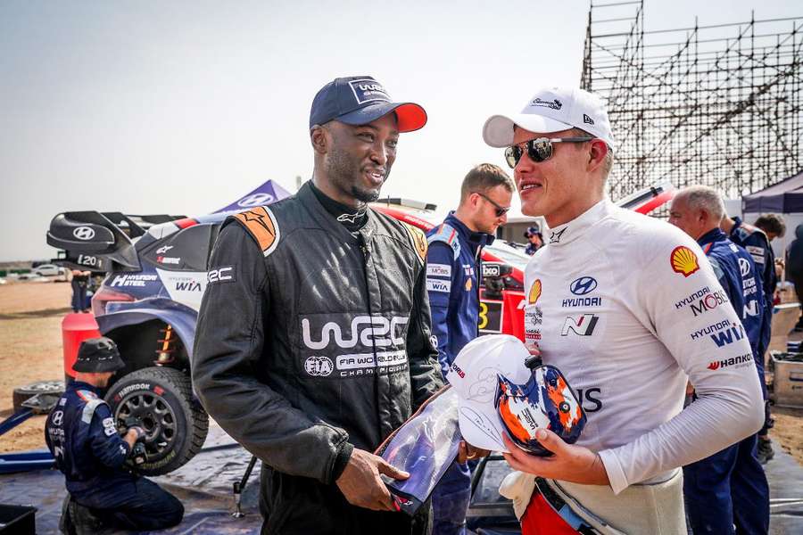 Danilo Pereira com Ott Tänak na estreia do WRC da Arábia Saudita