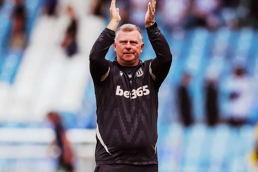 Robins signs new Stoke contract