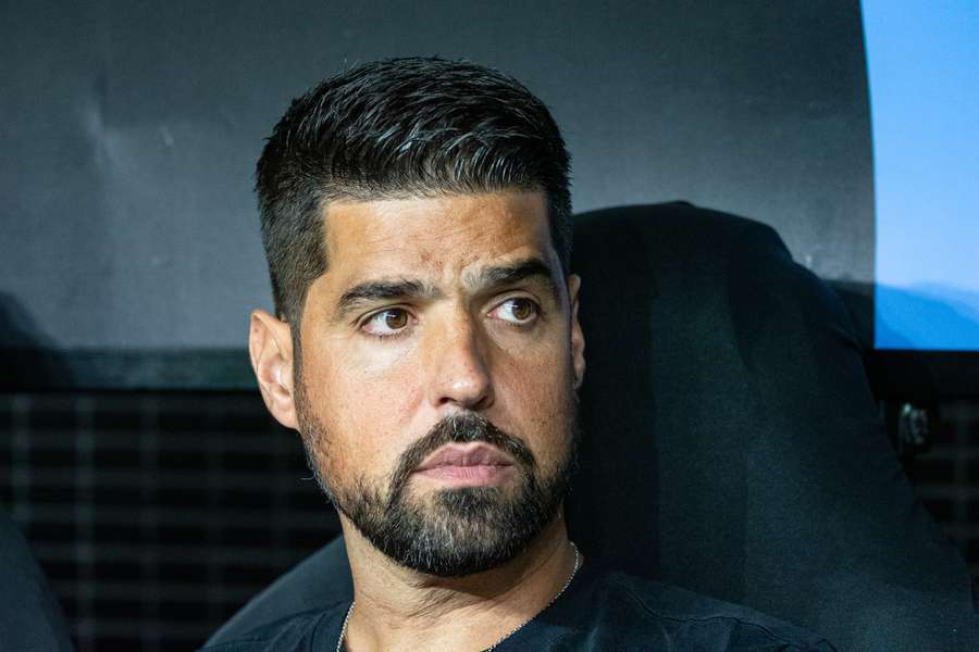 António Oliveira vai tentar a manutenção do Sport
