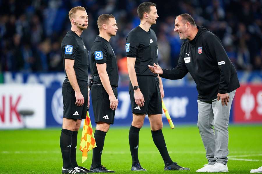 Schmidt stellte das Schiedsrichtergespann nach Abpfiff zur Rede