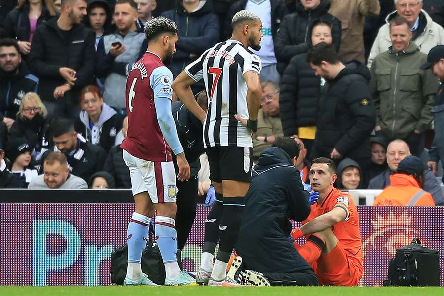 Newcastle fez seis substituições na partida frente ao Aston Villa