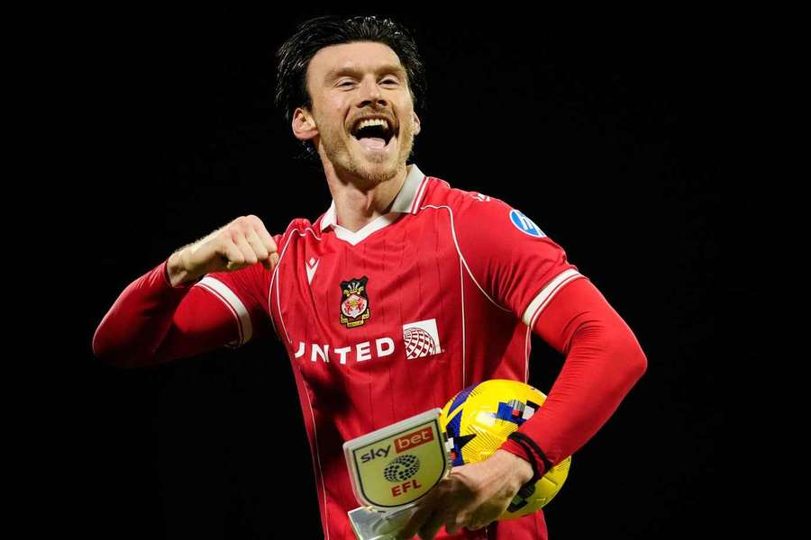 Moore hits hat-trick as Wrexham end Coventry's unbeaten streak
