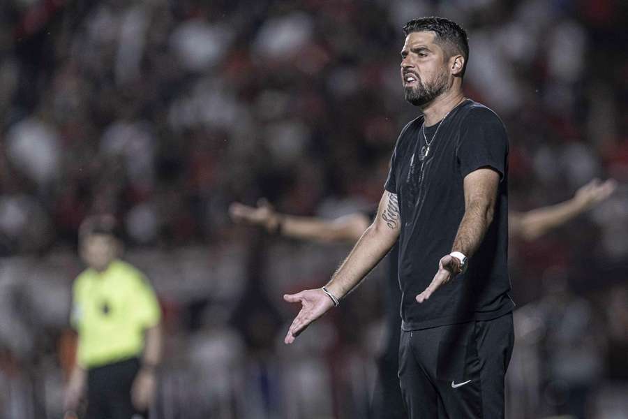 António Oliveira é o treinador do Corinthians