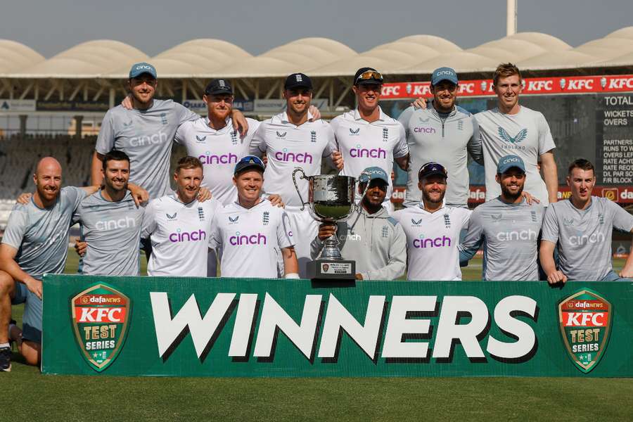 England celebrating their victory