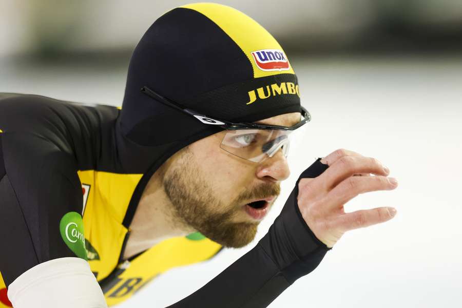 Chris Huizinga heeft een riante voorsprong op Beau Snellink met de 10 kilometer voor de boeg