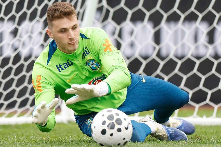 Bento pode ganhar vaga de titular no primeiro amistoso da Data FIFA