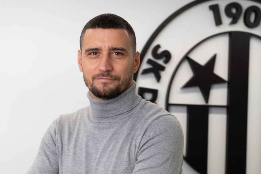 Konečně posila, trenér Dynama se ale radovat nemůže. Bývalý útočník přichází do vedení klubu