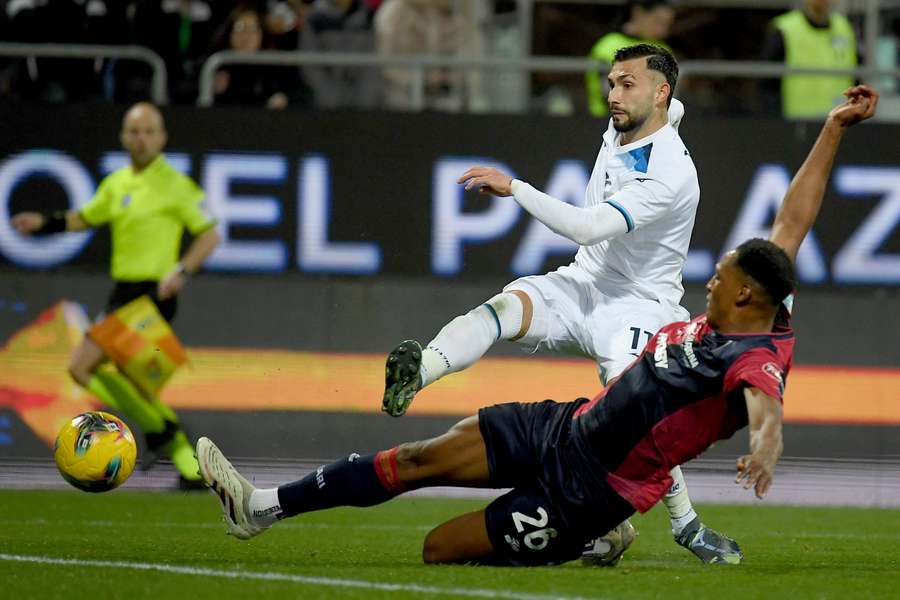 Cagliari pierde pe teren propriu cu Lazio