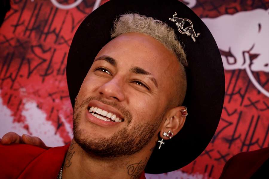 Neymar volta a causar polémica pelas extravagâncias durante a recuperação de lesão