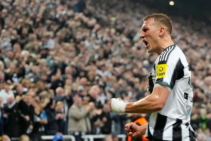 Burn svou trefu velmi prožíval. Burn svou trefu velmi prožíval.