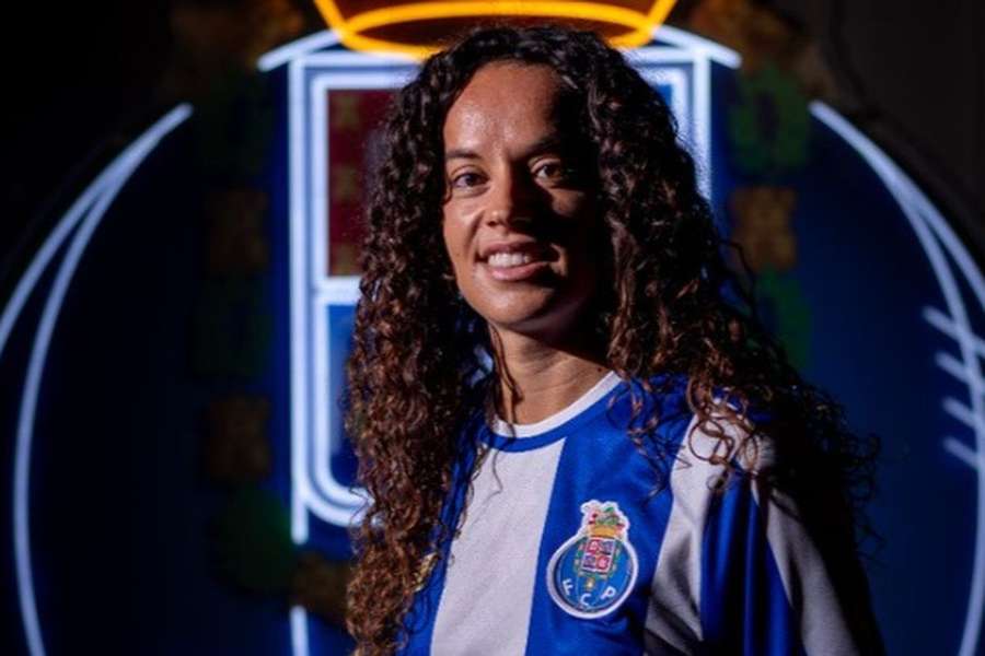 Mariana Azevedo assina pelo FC Porto