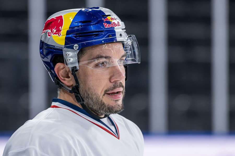 Chris DeSouza kann vorerst nicht für den EHC auf dem Eis stehen. Chris DeSouza kann vorerst nicht für den EHC auf dem Eis stehen.