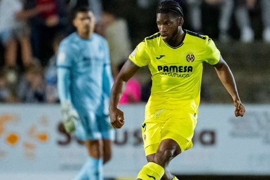 El Villarreal goleó al Poblense