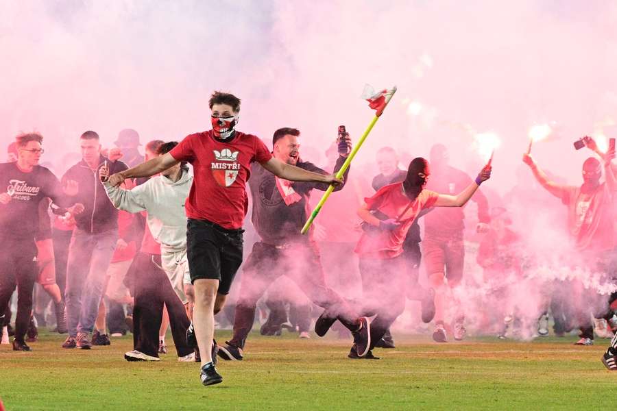 Fanoušci Slavie zkazili sobotní derby.