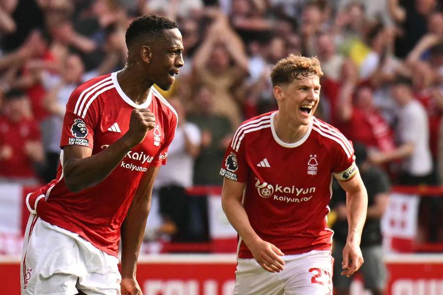 Boly prolonga ligação ao Forest