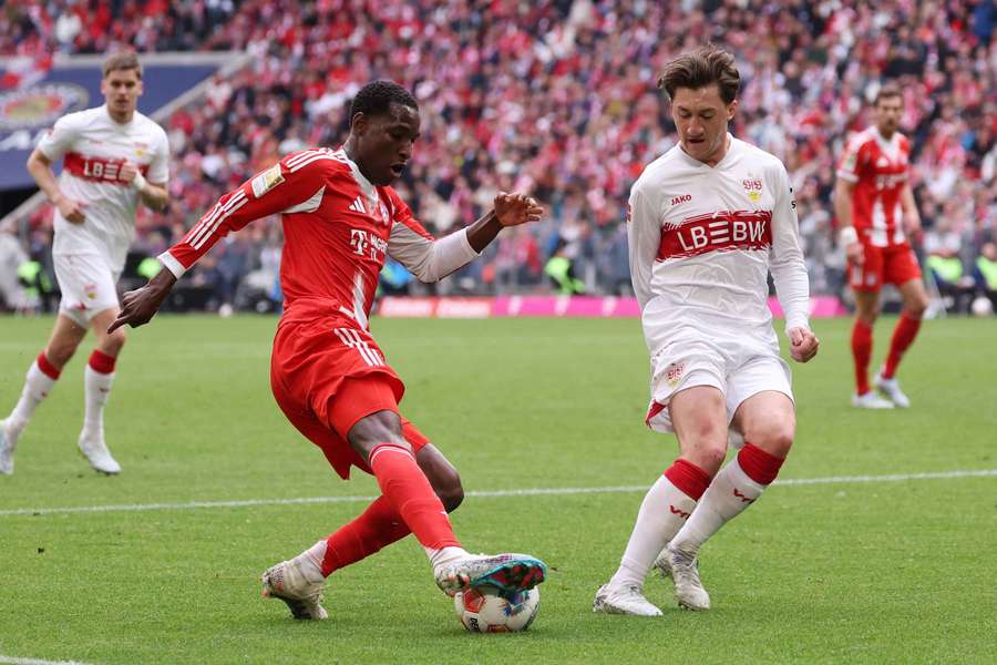 Nico Jackson em ação pelo Bayern Munique