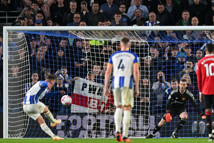 McAllister converteu o pênalti para dar a vitória ao Brighton