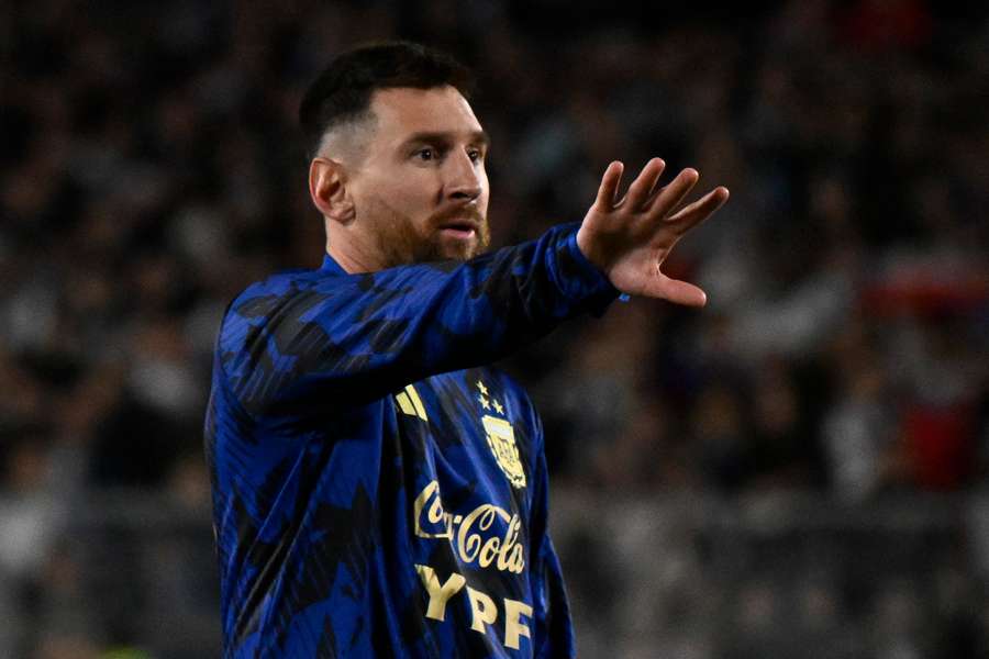 Messi viajou com a Argentina para a seleção