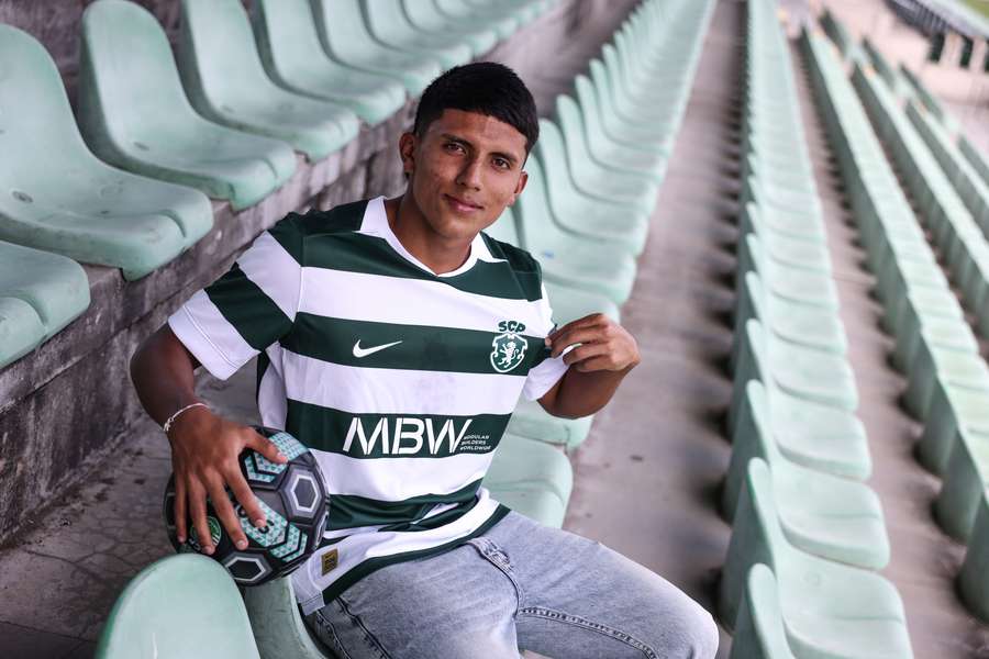 Sebastián Osorio chega ao Sporting proveniente do futebol peruano