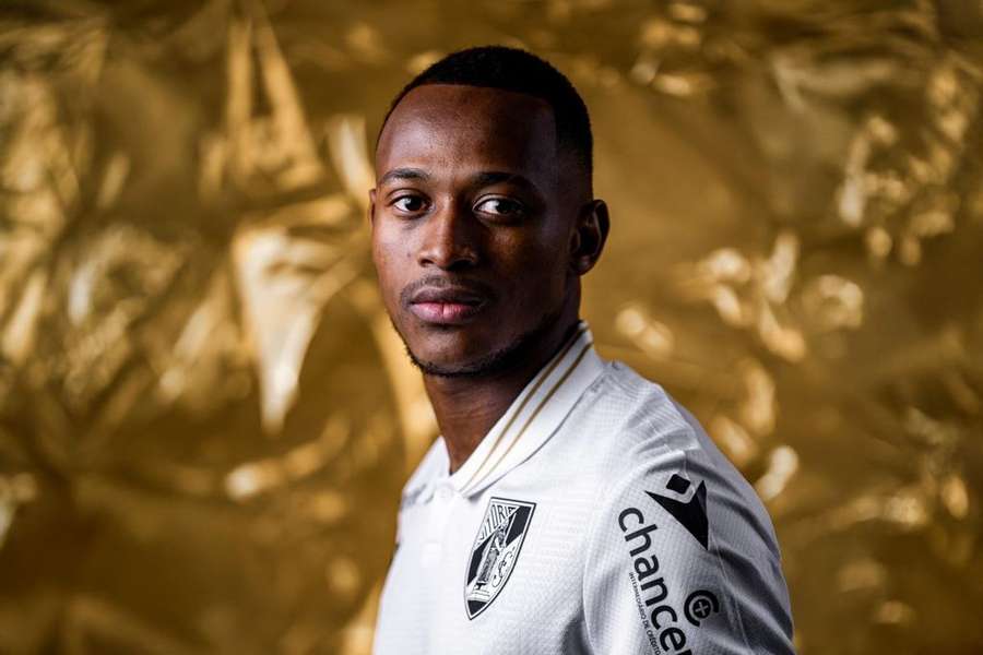 Umaro Embaló com a camisola do Vitória SC