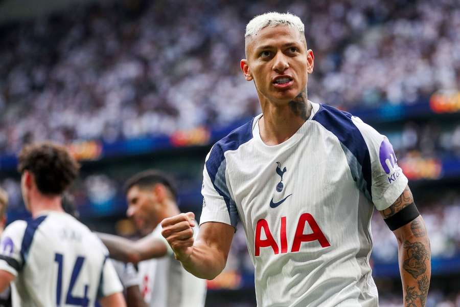 Richarlison brilla con el Tottenham