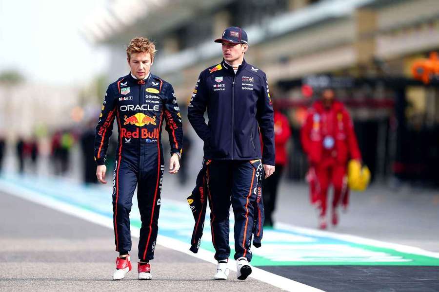 Verstappen (r.) verteidigt Lawson nach dessen Abstufung