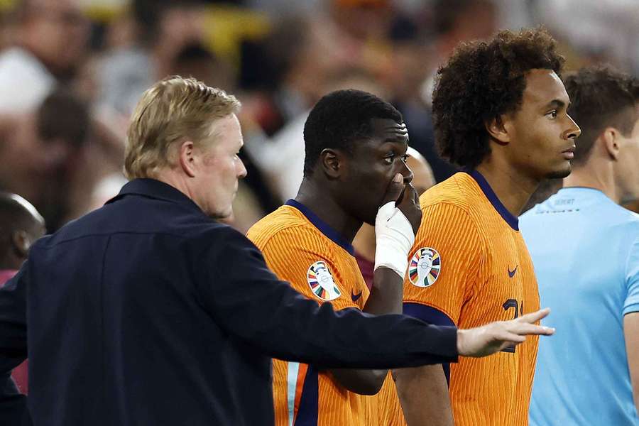 Ronald Koeman moet opnieuw kiezen tussen Brobbey en Zirkzee