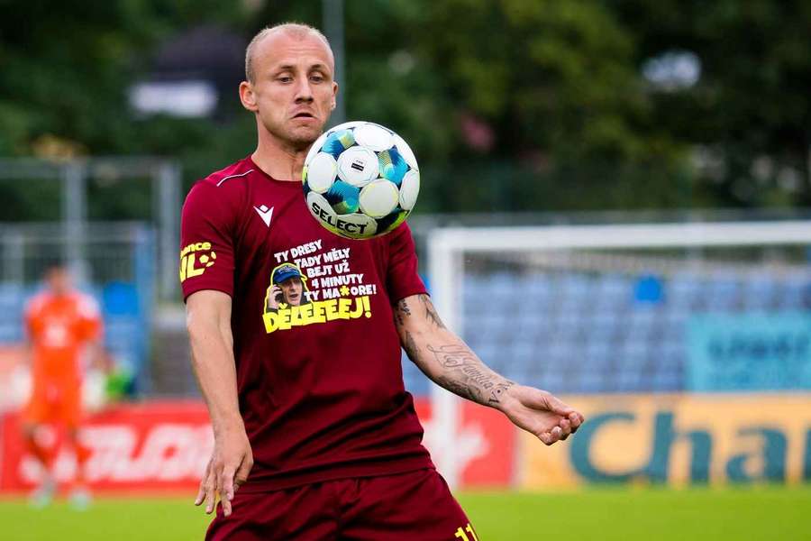 Nováček z Ústí nad Labem remizoval s Chrudimí. Nováček z Ústí nad Labem remizoval s Chrudimí.