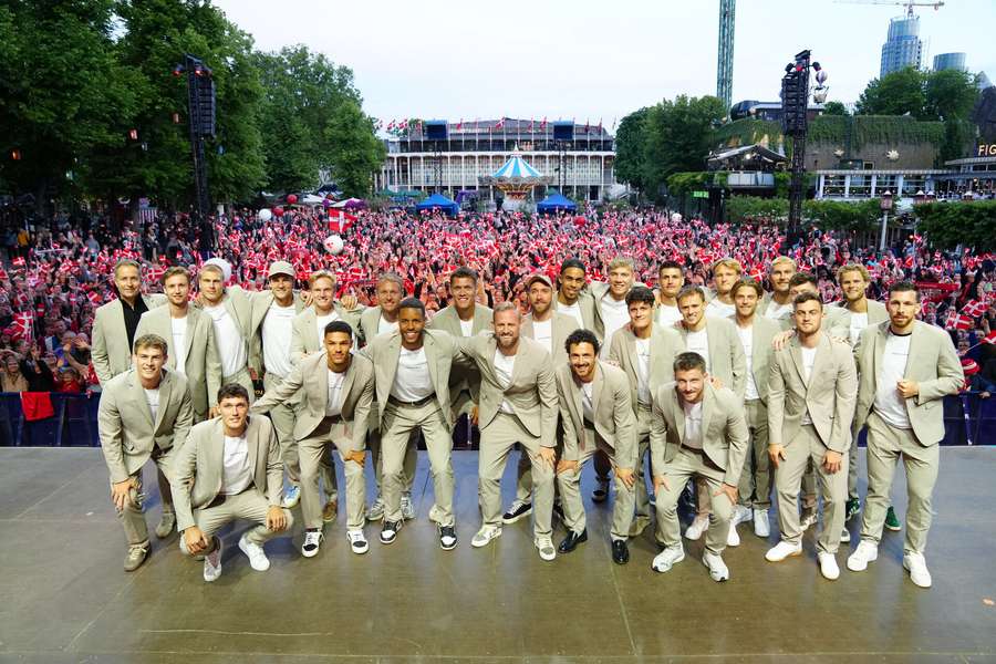 Landsholdet fik en varm afsked med Danmark og Tivoli.