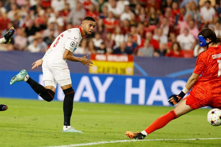 Sevilla bate Copenhagen em casa, mas está fora da Champions