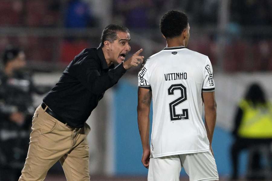 Renato Alves, entrenador del Botafogo y Vitinho