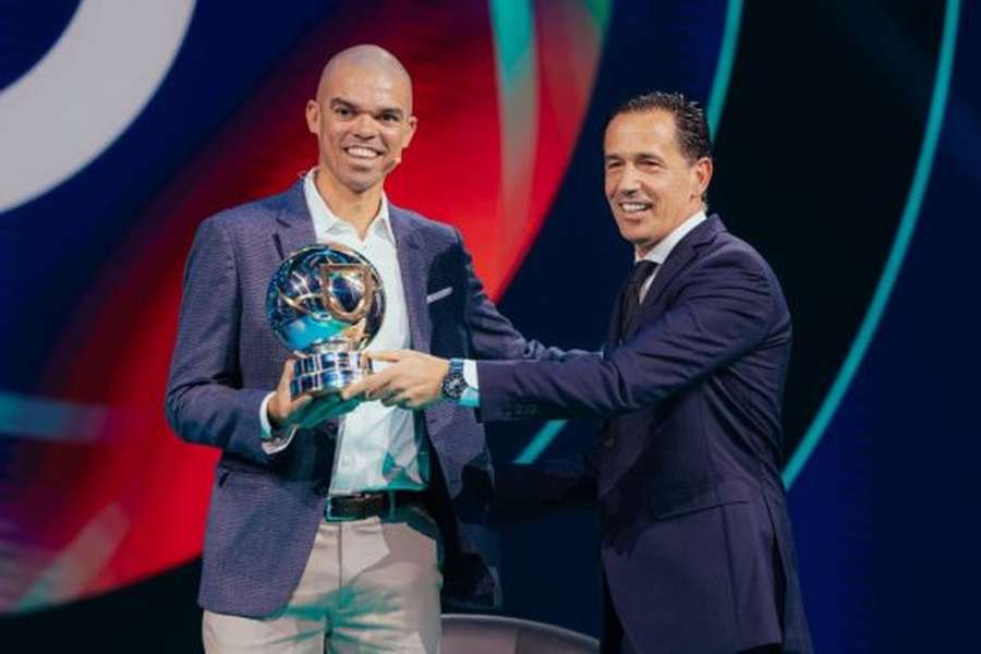 Pepe com Pedro Proença no Portugal Football Summit