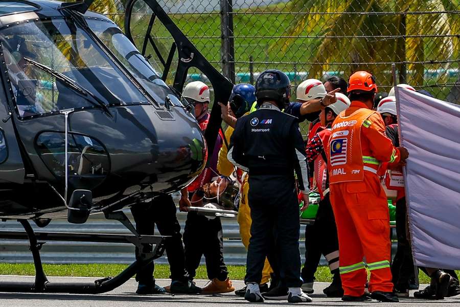 Szwajcar Noah Dettwiler walczy o życie po groźnym wypadku w klasie Moto3 w Malezji