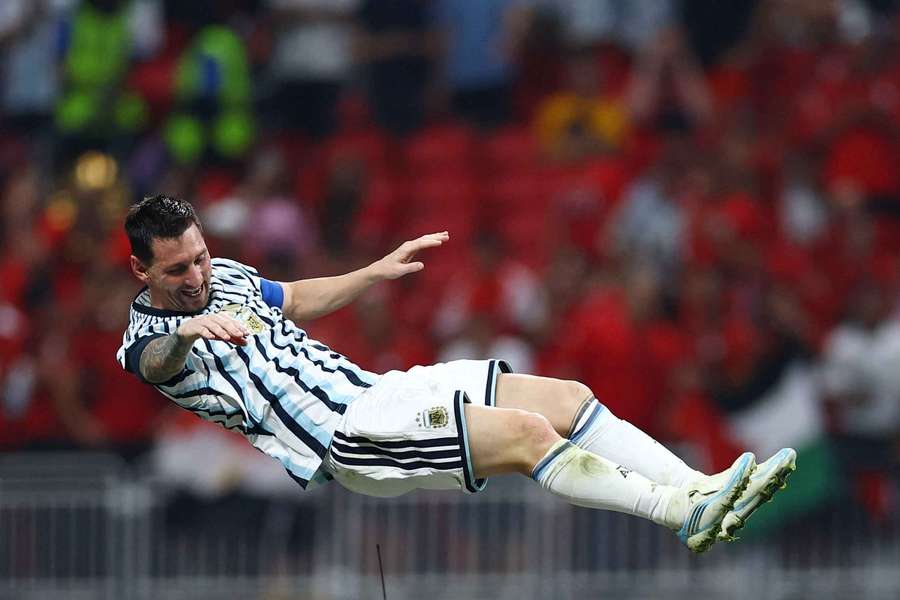 Messi lietal po postupe Argentíny vo vzduchu.