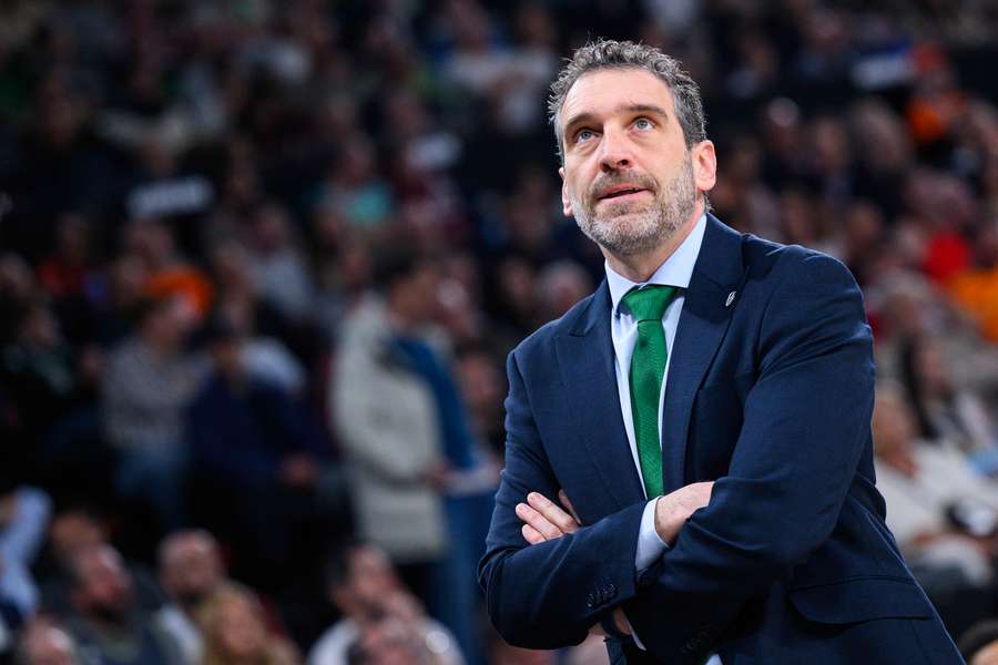 Ibon Navarro no seguirá entrenando al Unicaja Ibon Navarro no seguirá entrenando al Unicaja