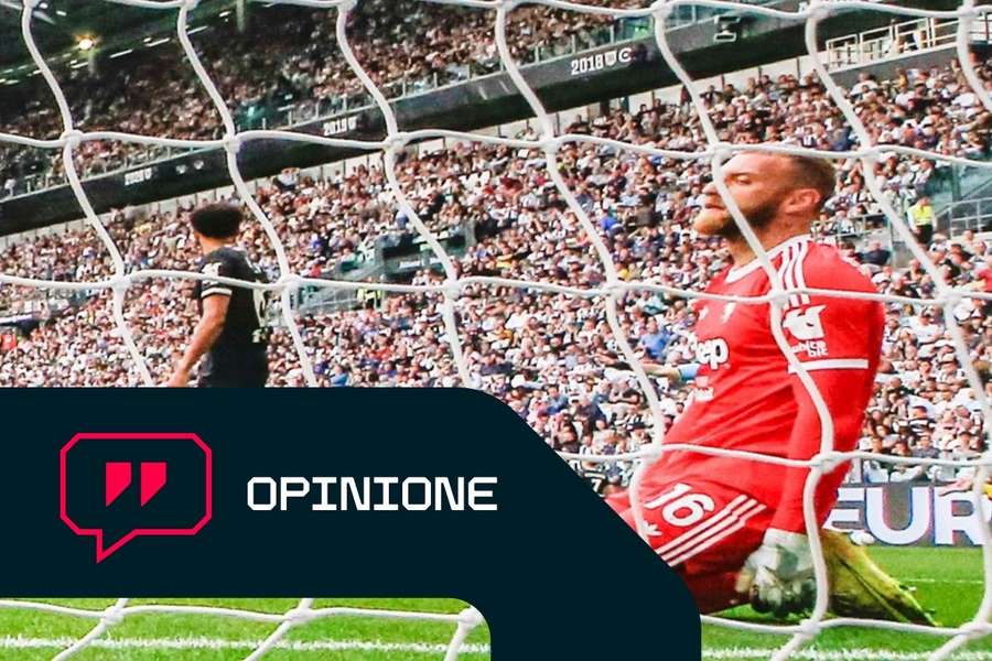 Di Gregorio in ginocchio dopo il gol preso contro il Verona