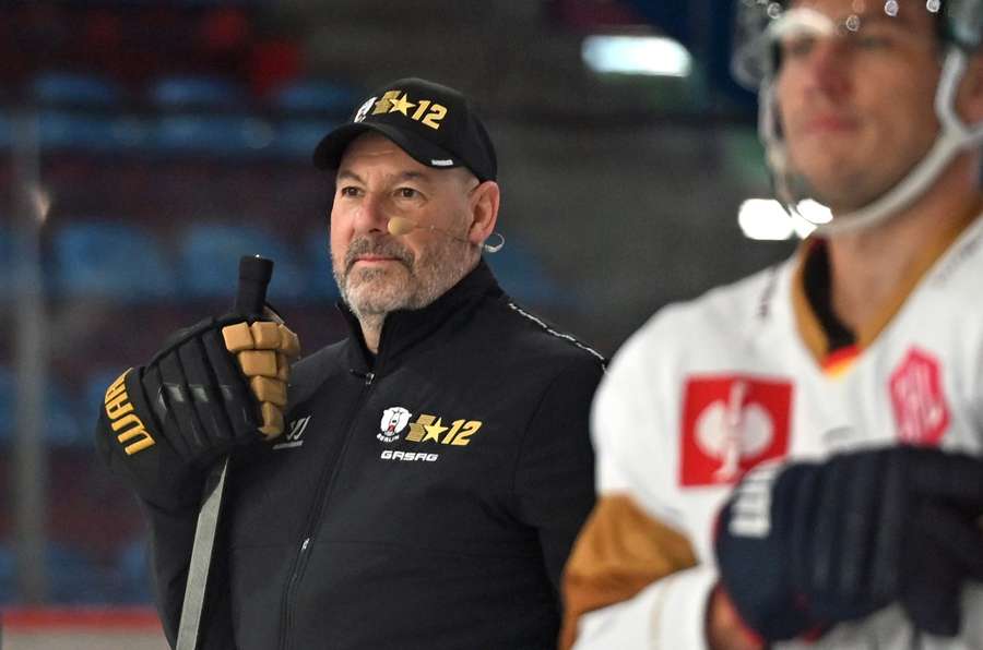 Eric Dubois beim Trainingsauftakt der Eisbären im August.